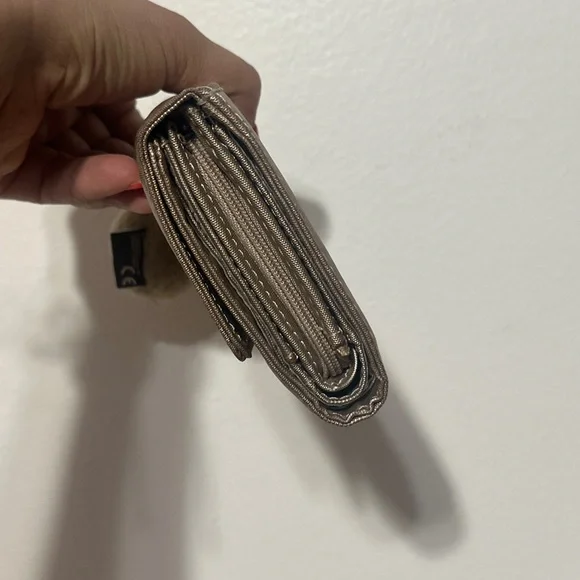 Pixi Kipling Metallic Wallet with Keychain - Picture 13 of 15